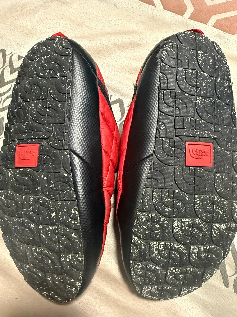 The North Face Men's ThermoBall Traction Mule V slippers
